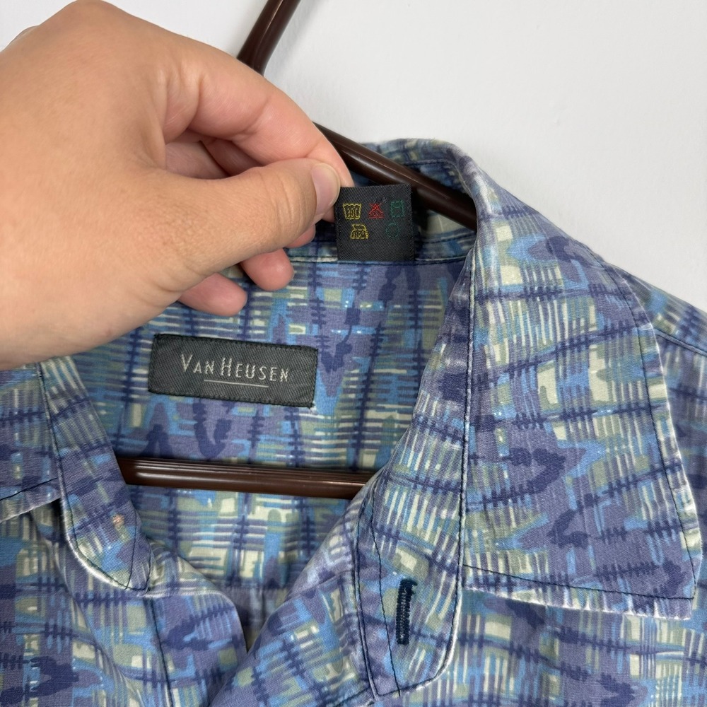 ✨3 for $20 VTG Van Heusen XL Blue Geometric Abstract Print Short Sleeve Button - Picture 4 of 10